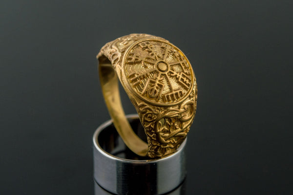 Gold Viking Jewelry Guide: How to Choose It