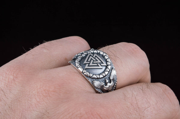 Valknut Meaning: What the Three Interlocking Triangles Really Symbolize