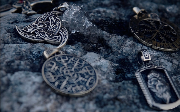 Bronze vs Brass Jewelry: Best Items by VarVar Jewelry