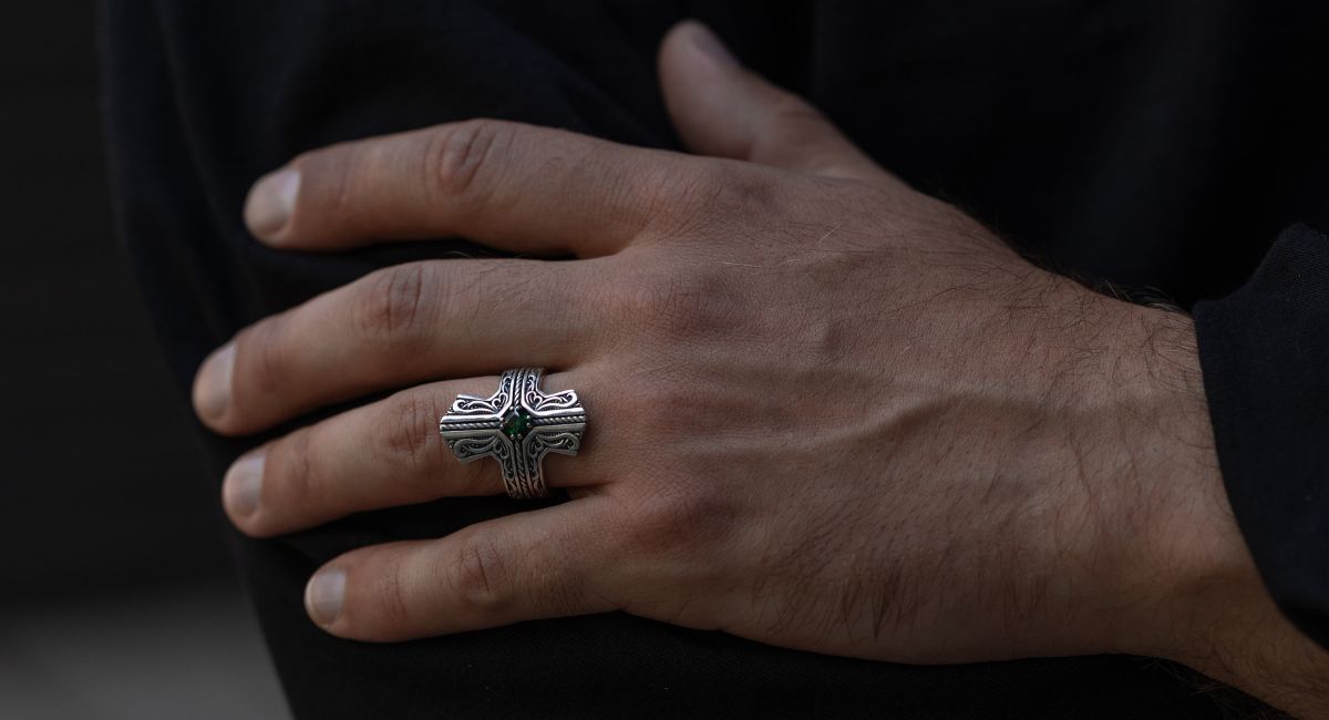 Algiz Rune Meaning (ᛉ): Is It Really a Protection Rune? – VarVar Jewelry