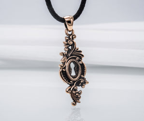 Keyhole Pendant with Leaves Ornament Bronze Jewelry